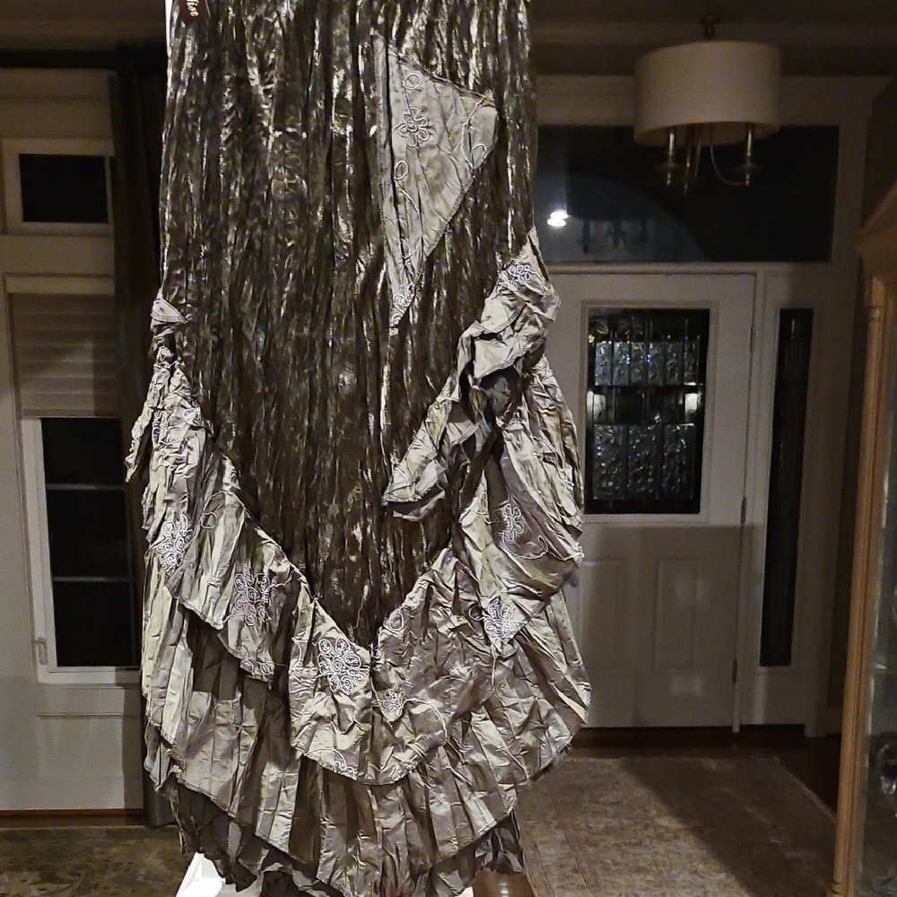 Elegant Gray Patterned Home Accent